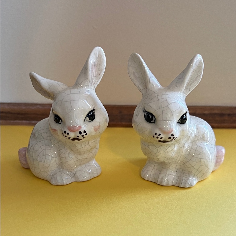 Dedham White Crackle Glaze Ceramic Bunny Rabbit Figurine Pair Vintage